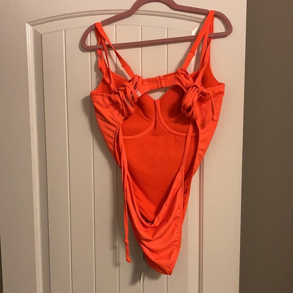 IVY PARK Swimsuit - Picture 4 of 9